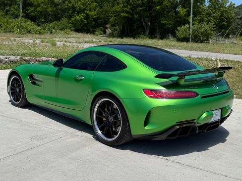 Used 2018 Mercedes-Benz AMG GT R image 4