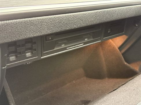 Used 2019 Volkswagen e-Golf SEL Premium image 20