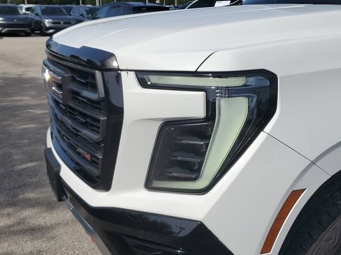 Used 2025 GMC Yukon XL AT4 Ultimate AWD/4WD image 11