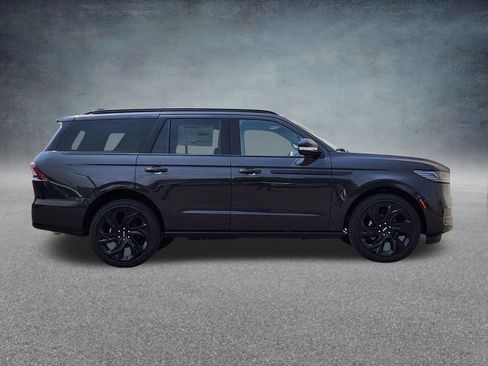 New 2027 Lincoln Navigator Reserve w/ Jet Appearance Package AWD/4WD image 8