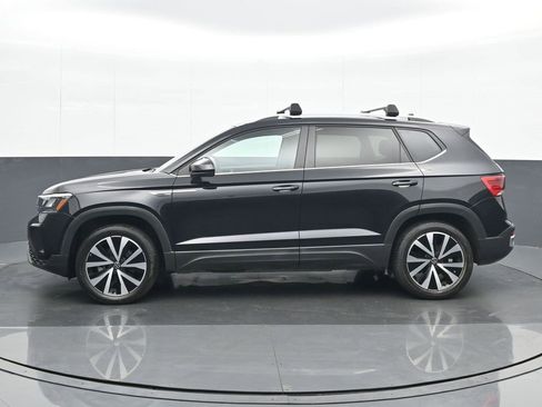 Used 2022 Volkswagen Taos SE image 3