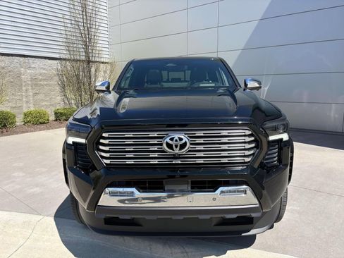 Used 2024 Toyota Tacoma Limited w/ Limited Package (LT) image 2