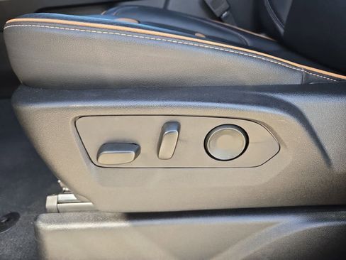 Used 2024 GMC Yukon AT4 image 17