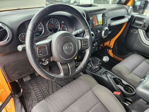 Used 2012 Jeep Wrangler Sahara AWD/4WD image 27