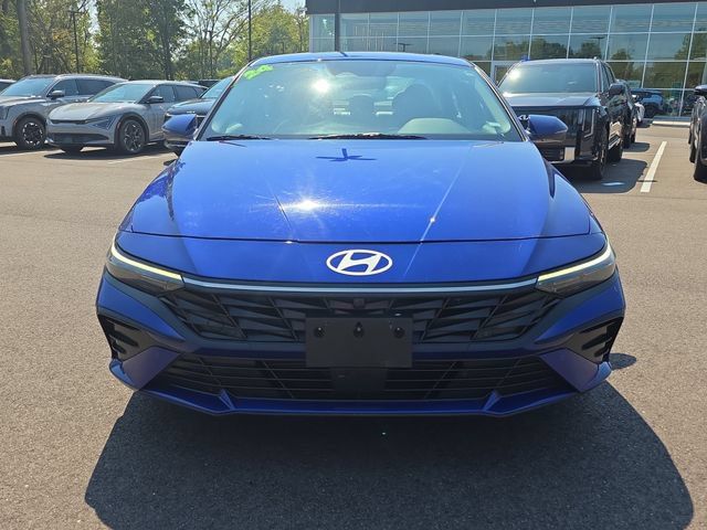 Used 2024 Hyundai Elantra Limited FWD image 8