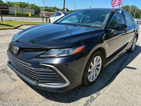 Used 2021 Toyota Camry LE FWD image 2