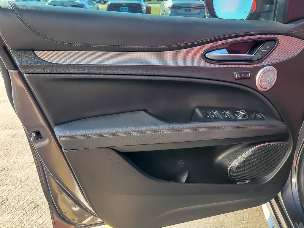 Used 2022 Alfa Romeo Stelvio Veloce AWD/4WD image 19