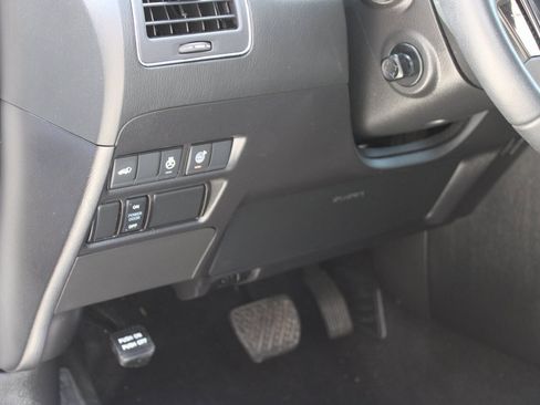 Used 2023 Nissan Armada SL w/ Captain's Chairs Package image 26