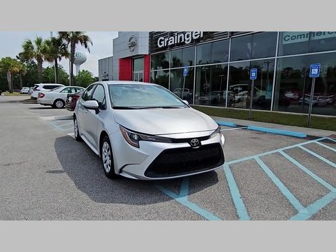 Used 2022 Toyota Corolla LE image 18