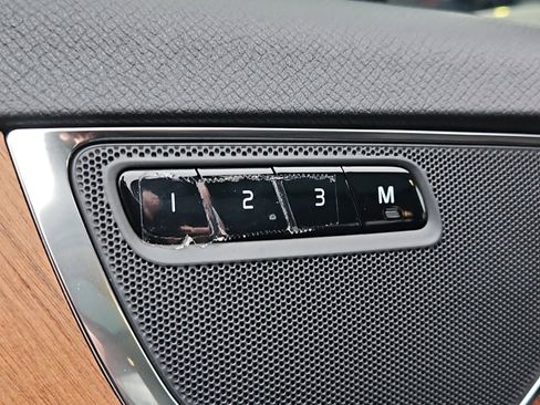 Used 2024 Volvo XC90 B5 Plus image 13