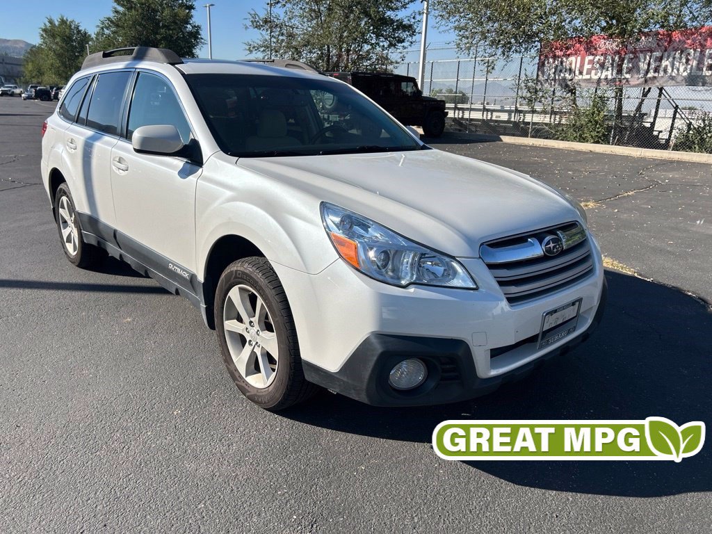 Used 2013 Subaru Outback 2.5i Premium AWD/4WD image 1