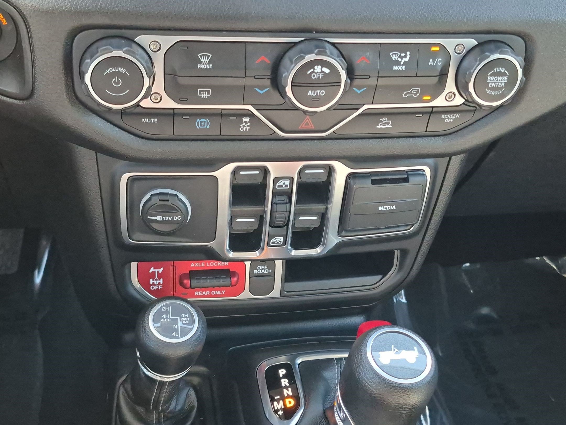 Used 2024 Jeep Wrangler Unlimited AWD/4WD image 24
