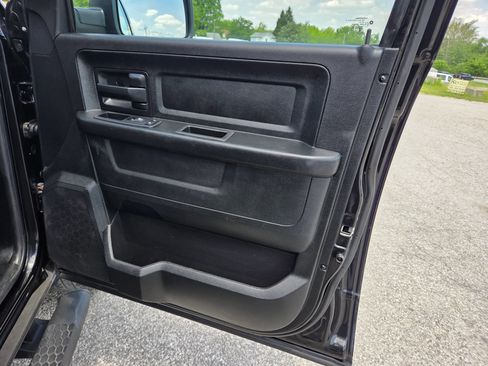 Used 2018 RAM 1500 Express w/ Black Ram 1500 Express Group AWD/4WD image 20