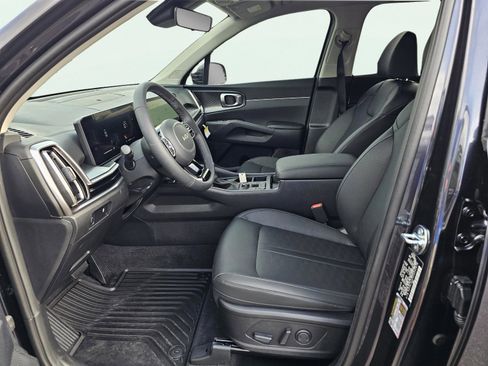New 2025 Kia Sorento S image 12