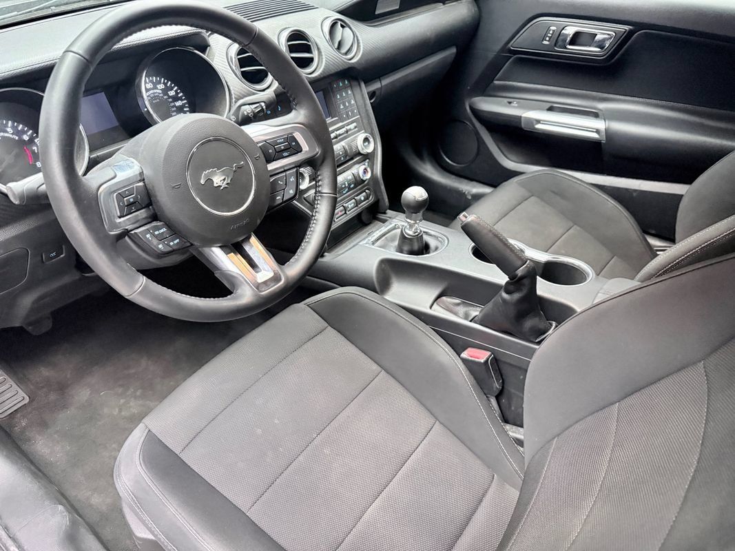 Used 2017 Ford Mustang Coupe RWD image 9