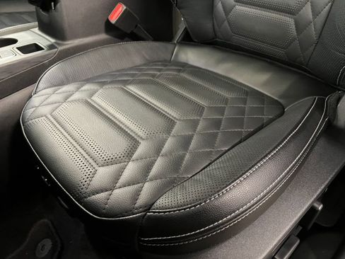 New 2024 Ford Escape SE w/ PHEV Premium Package FWD image 11