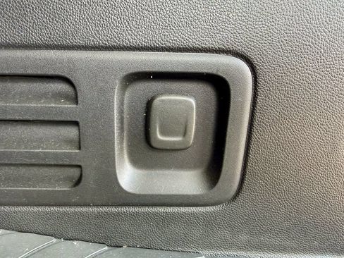 Used 2021 Chevrolet Traverse Premier w/ LPO, Floor Liner Package AWD/4WD image 17