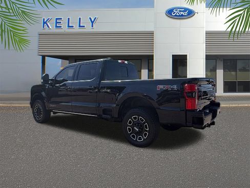 Used 2025 Ford F250 Platinum w/ FX4 Off-Road Package AWD/4WD image 3