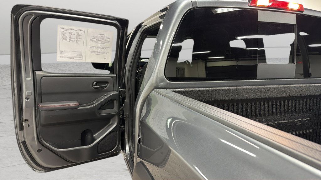 Used 2026 Nissan Frontier PRO-4X AWD/4WD image 34