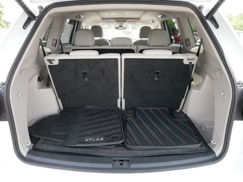 Certified 2025 Volkswagen Atlas SEL AWD/4WD image 18