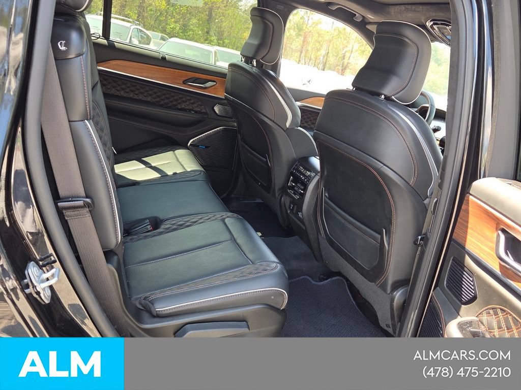 Used 2024 Jeep Grand Cherokee L Summit AWD/4WD image 18