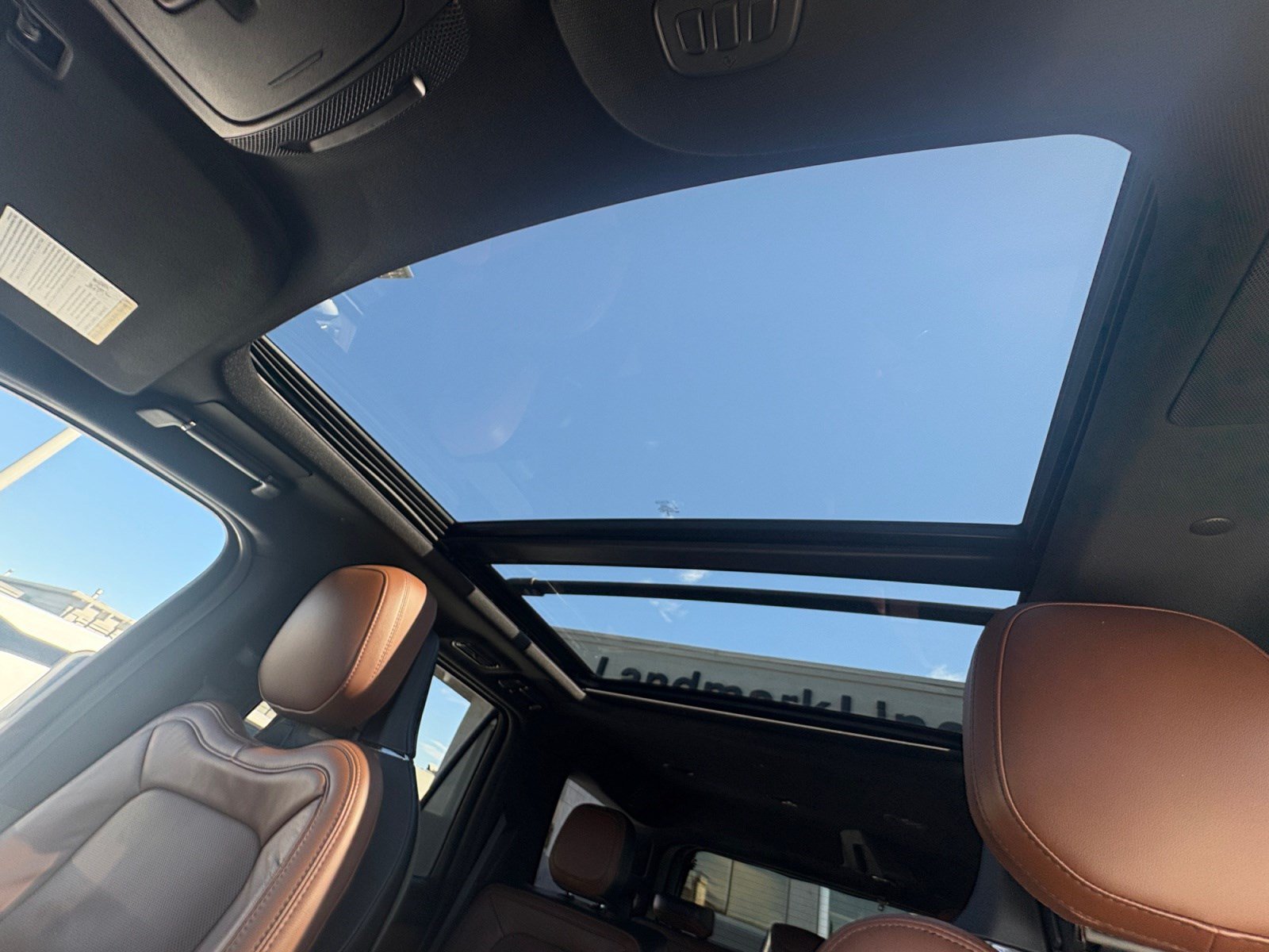 Certified 2023 Lincoln Navigator Reserve AWD/4WD image 17