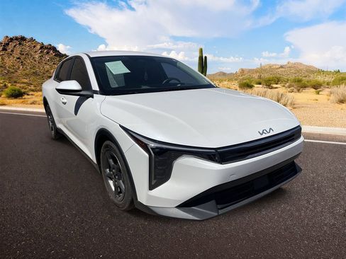Certified 2025 Kia K4 FWD image 1