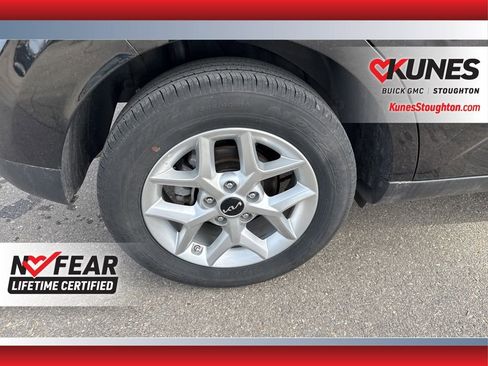 Used 2025 Kia Soul LX FWD image 14