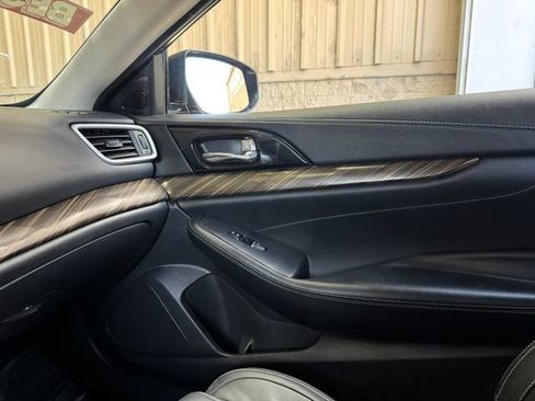 Used 2016 Nissan Maxima Platinum FWD image 31