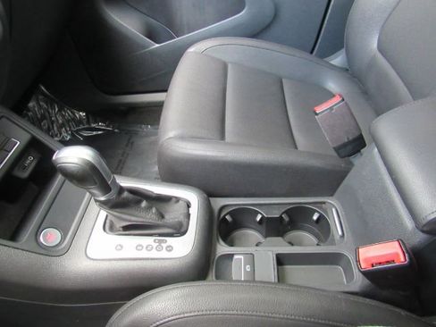 Used 2017 Volkswagen Tiguan Wolfsburg Edition image 39