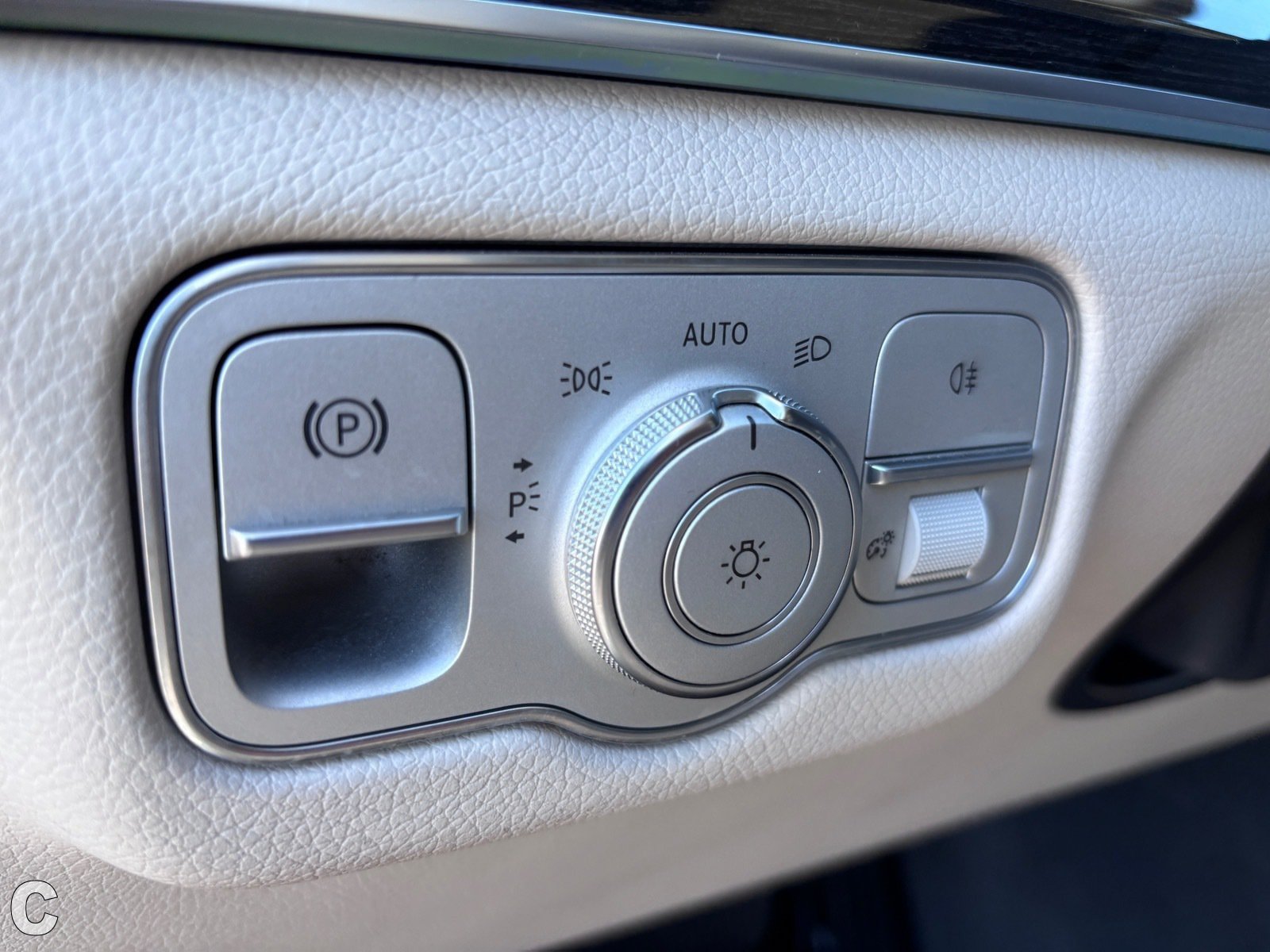Used 2020 Mercedes-Benz GLE 350 image 19