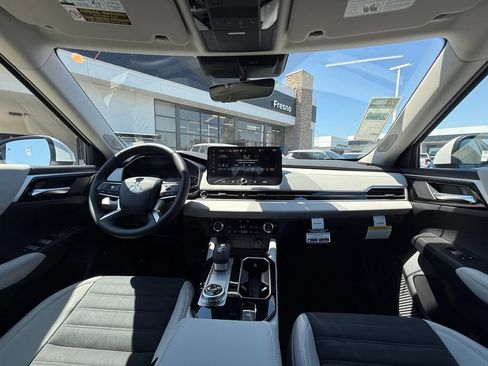 New 2026 Mitsubishi Outlander SE AWD/4WD image 16