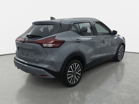 Used 2024 Nissan Kicks SV image 5