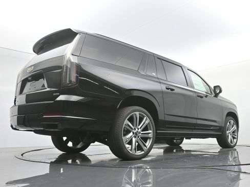 New 2026 Cadillac Escalade ESV Platinum Sport image 19