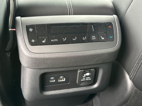 New 2025 Nissan Pathfinder Platinum image 24