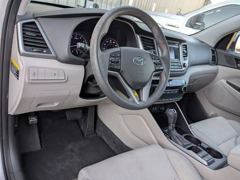 Used 2018 Hyundai Tucson SE AWD/4WD image 2