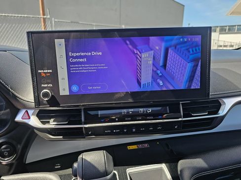 Used 2025 Toyota Sienna XSE AWD/4WD image 27