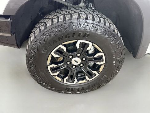 Used 2024 Chevrolet Silverado 1500 ZR2 w/ Technology Package image 35