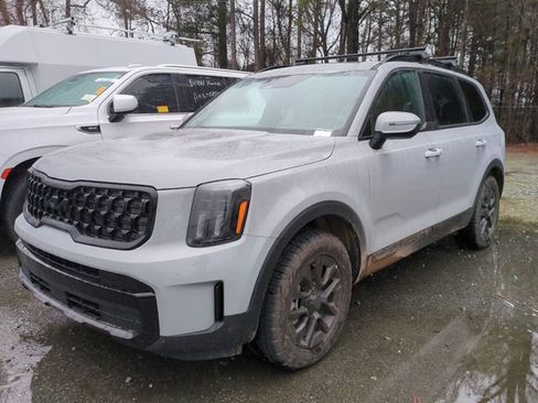 Used 2025 Kia Telluride AWD image 2