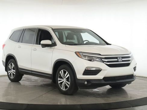 Used 2018 Honda Pilot EX image 2