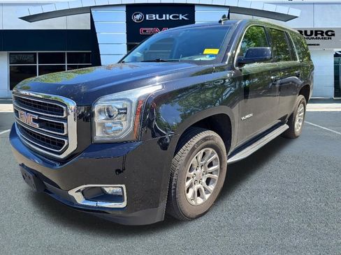 Used 2017 GMC Yukon SLT AWD/4WD image 3