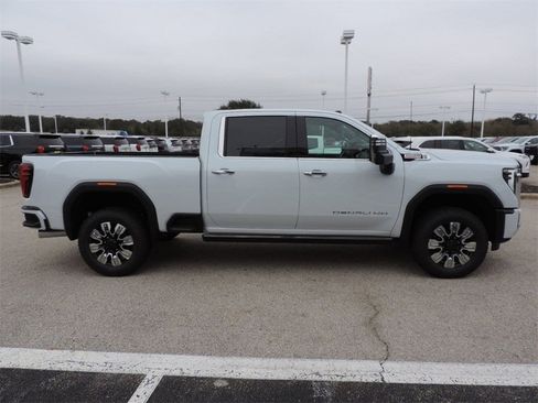 New 2026 GMC Sierra 2500 Denali w/ Denali Reserve Package image 4