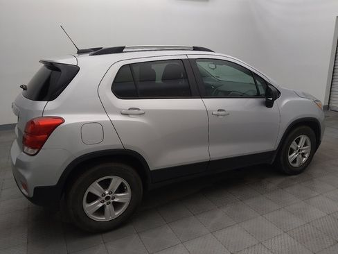 Used 2021 Chevrolet Trax LT w/ LT Convenience Package FWD image 10