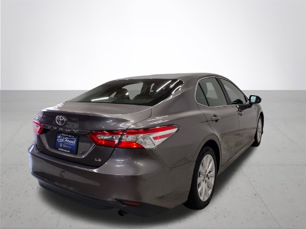 Used 2018 Toyota Camry LE FWD image 12