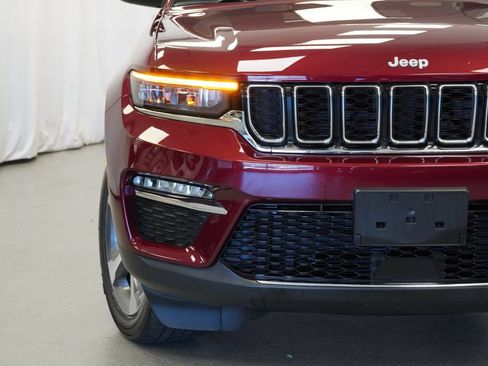 Certified 2025 Jeep Grand Cherokee Limited AWD/4WD image 7