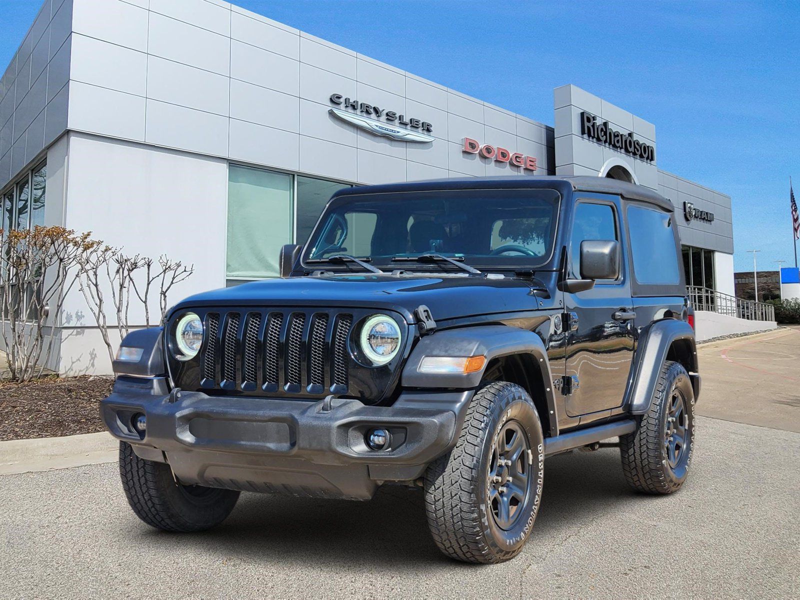Used 2023 Jeep Wrangler Sport AWD/4WD image 2