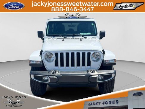 Used 2021 Jeep Wrangler Unlimited Sahara AWD/4WD image 8
