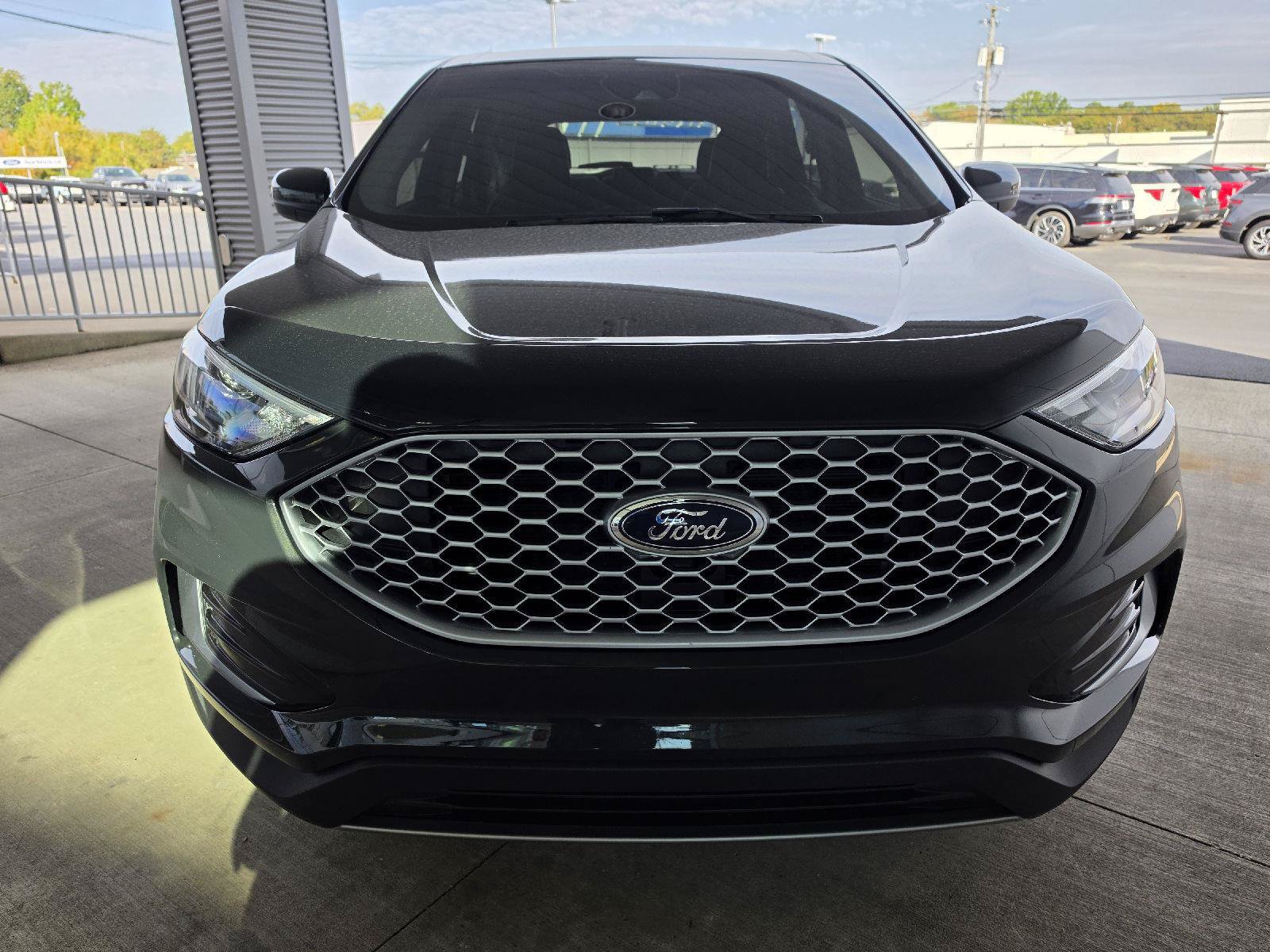 Used 2023 Ford Edge SEL AWD/4WD image 5