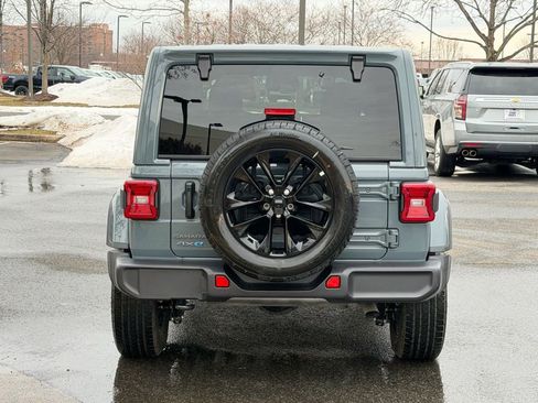 Used 2025 Jeep Wrangler Unlimited Sahara image 8