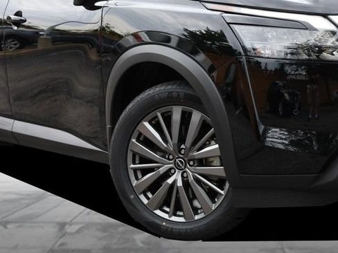 Certified 2025 Nissan Pathfinder SL w/ SL Premium Package AWD/4WD image 3